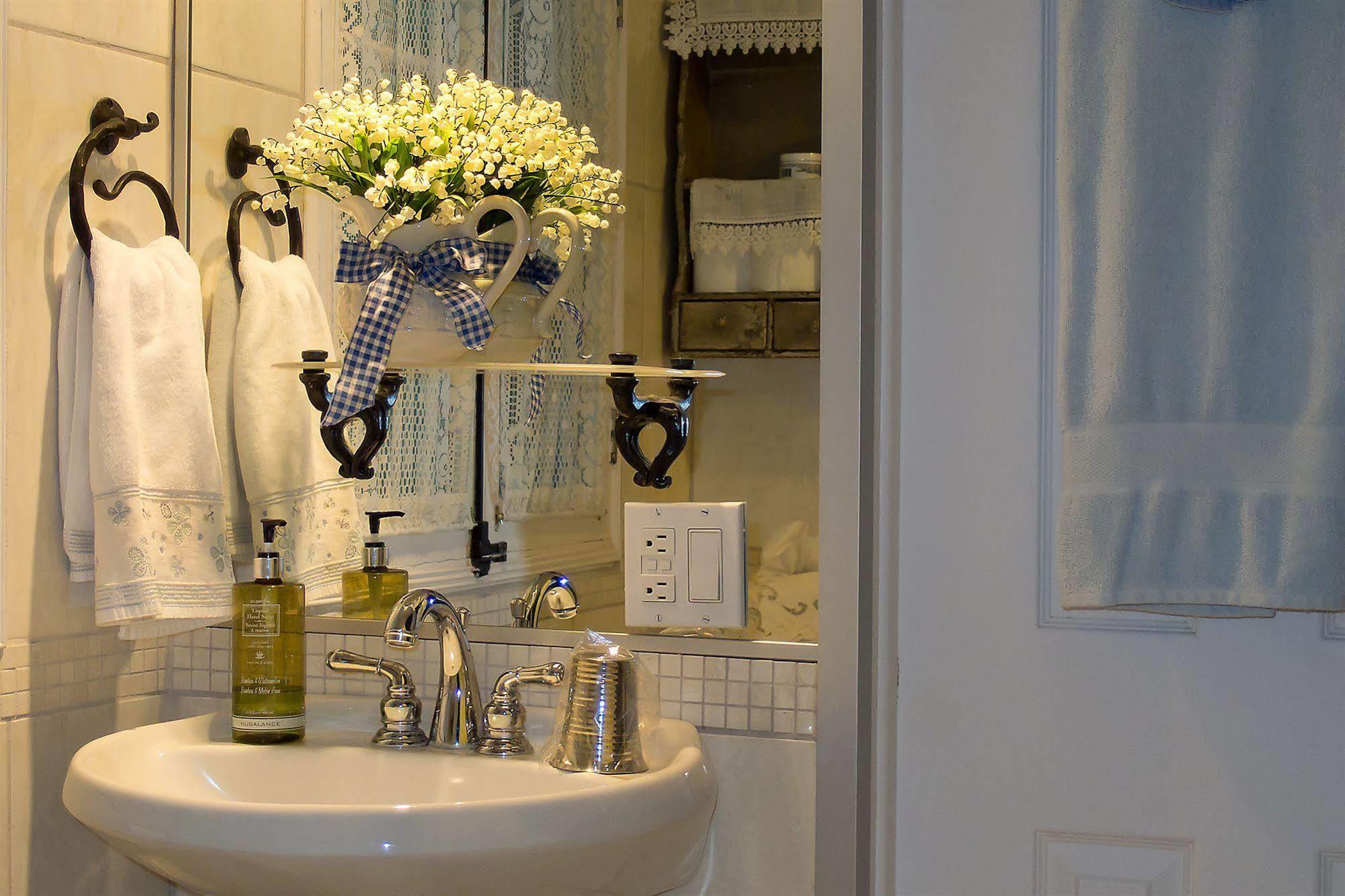 Saint-Sauveur-des-Monts Le Petit Clocher Gite Touristique B & B المظهر الخارجي الصورة